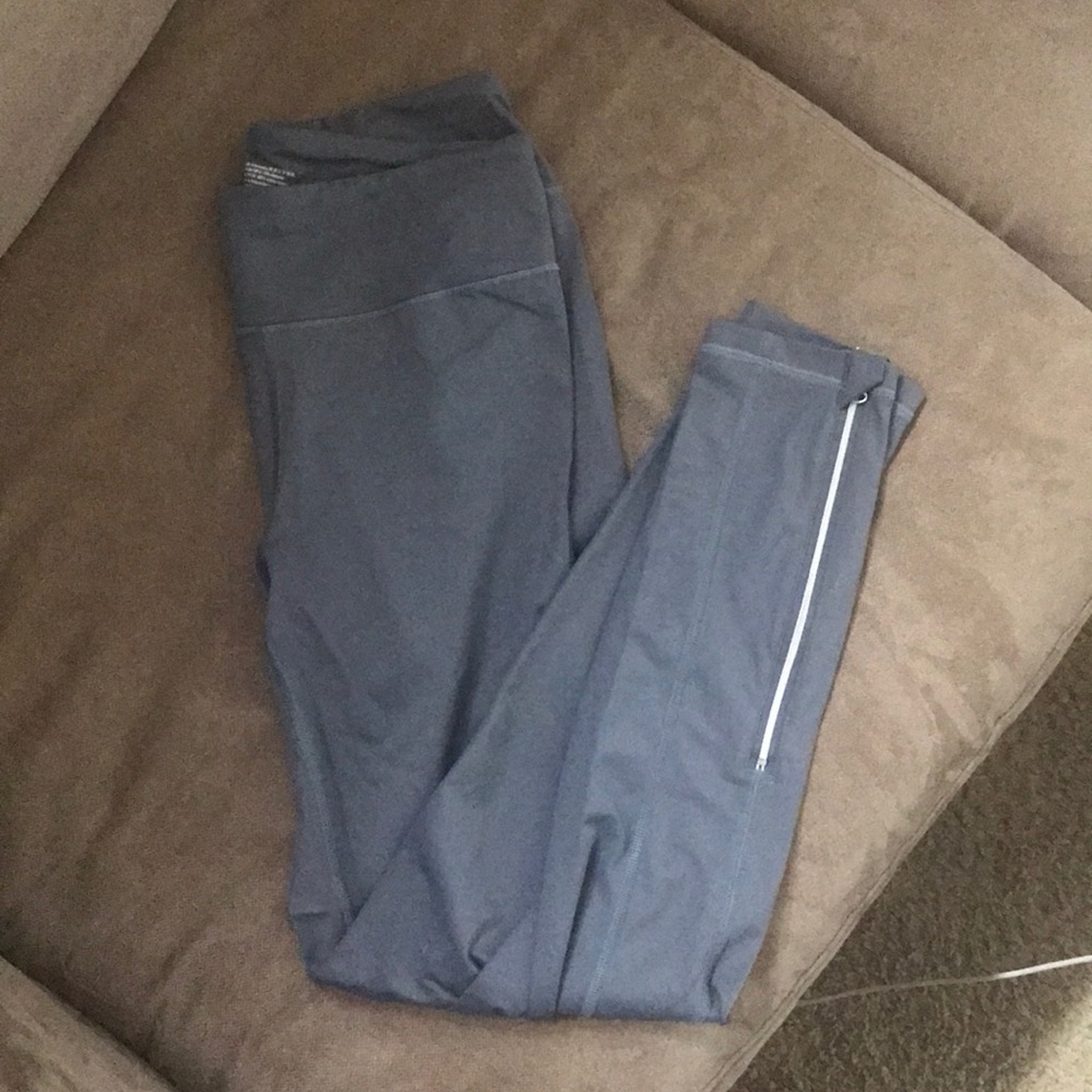 Athletic leggings